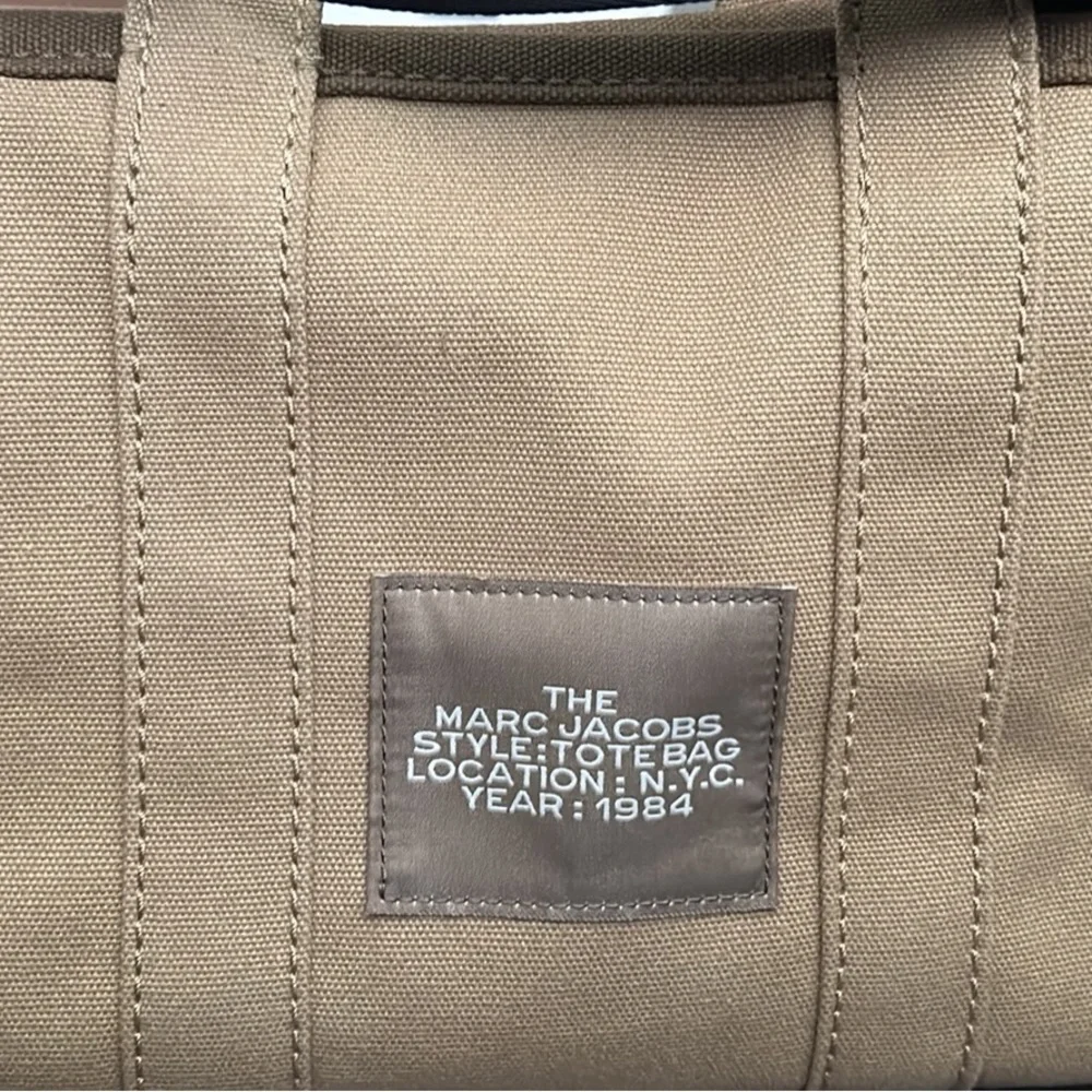 Marc Jacobs The Tote Bag in Tan with Yellow Interior